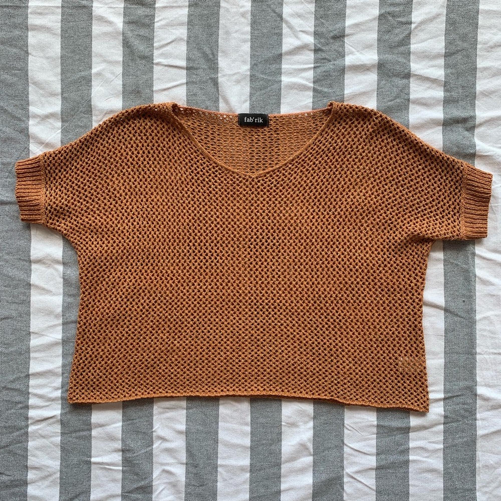 NWOT FAB’RIK ORANGE CROPPED SHORT SLEEVE SWEATER